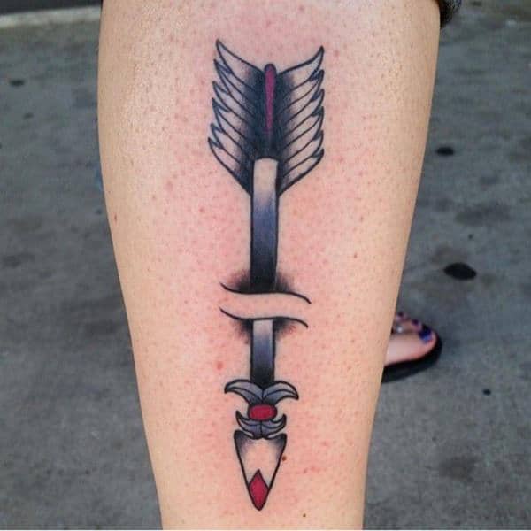 tatuaje de flechas grande