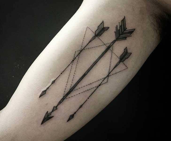 tatuaje de 3 flechas