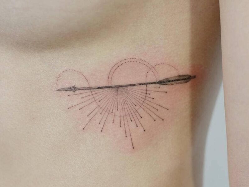tatuaje de flechas infinito